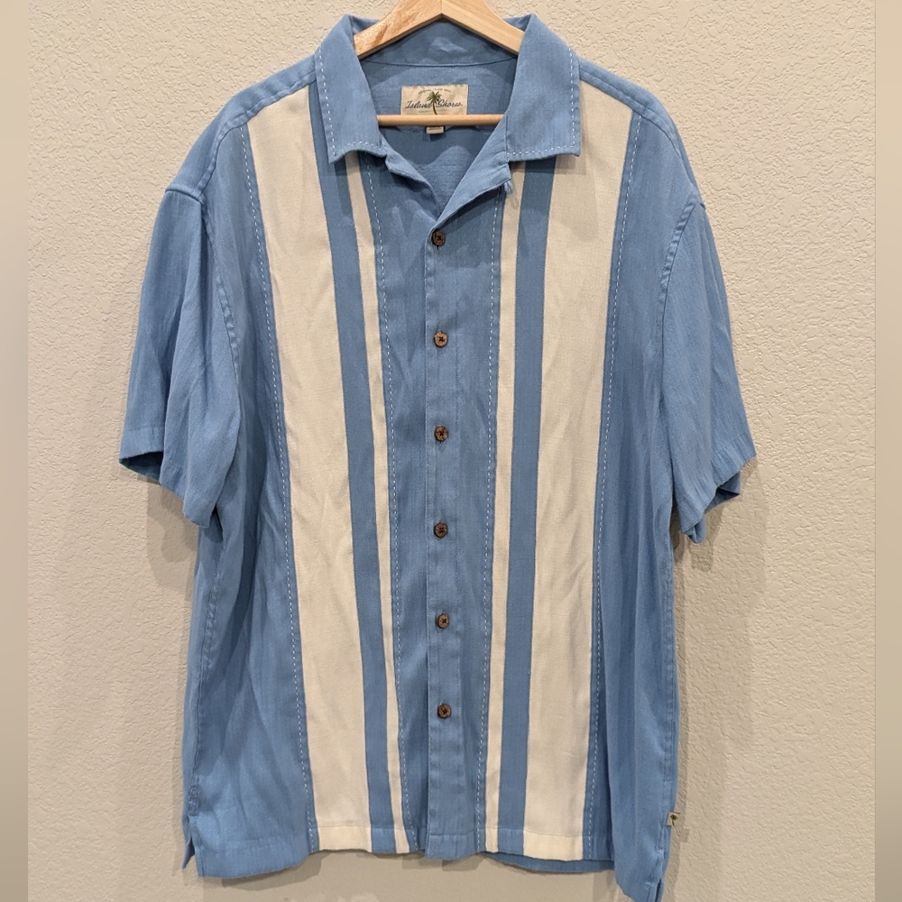 Men's Blue and White Button-Up Shirt